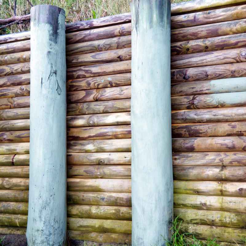 Cost to Build a Retaining Wall With Landscape Timbers