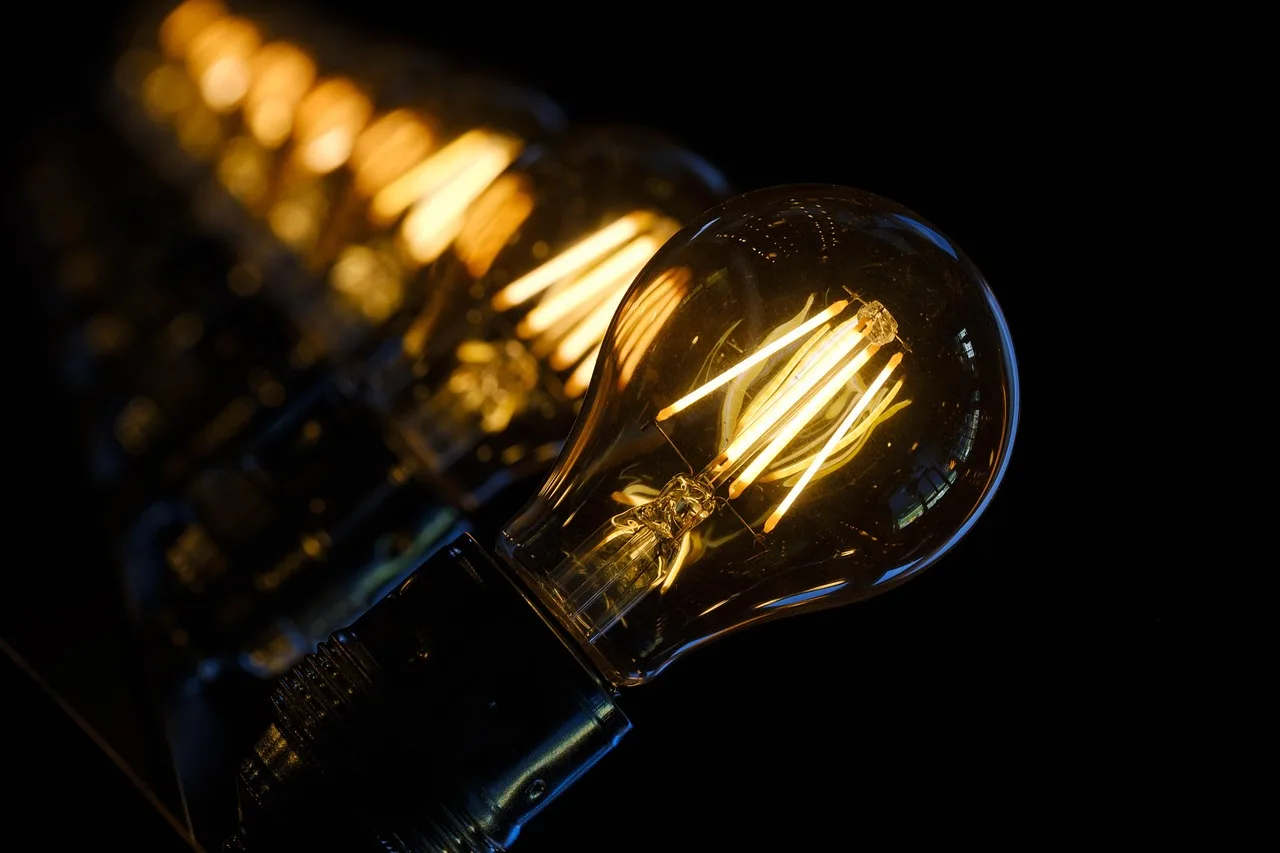 Can exterior lighting be installed in winter?