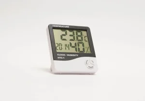 Bonsai indoor humidity tips for dry homes: 40-60% rule