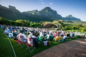 Can you bring snacks or a picnic to a botanical garden?