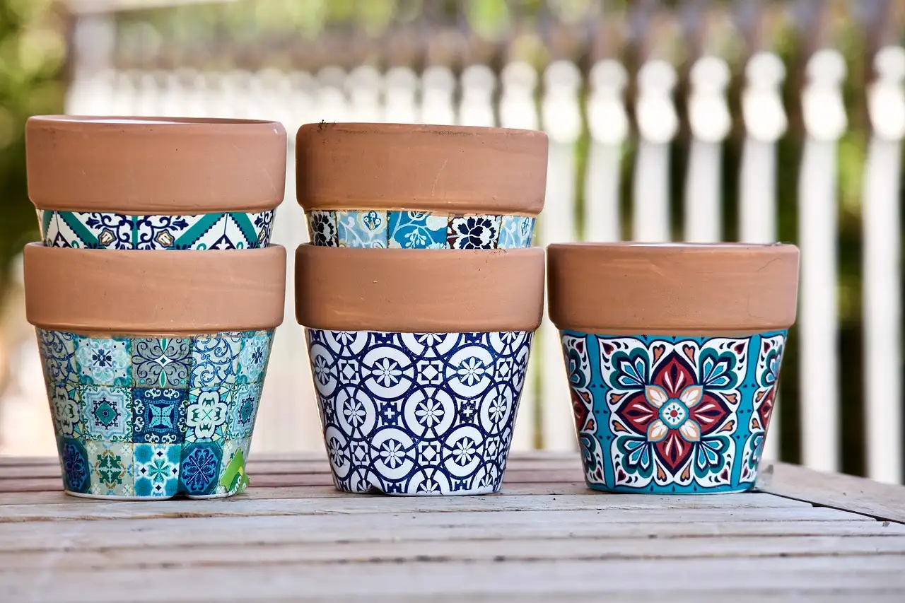 How should you size containers for each crop?