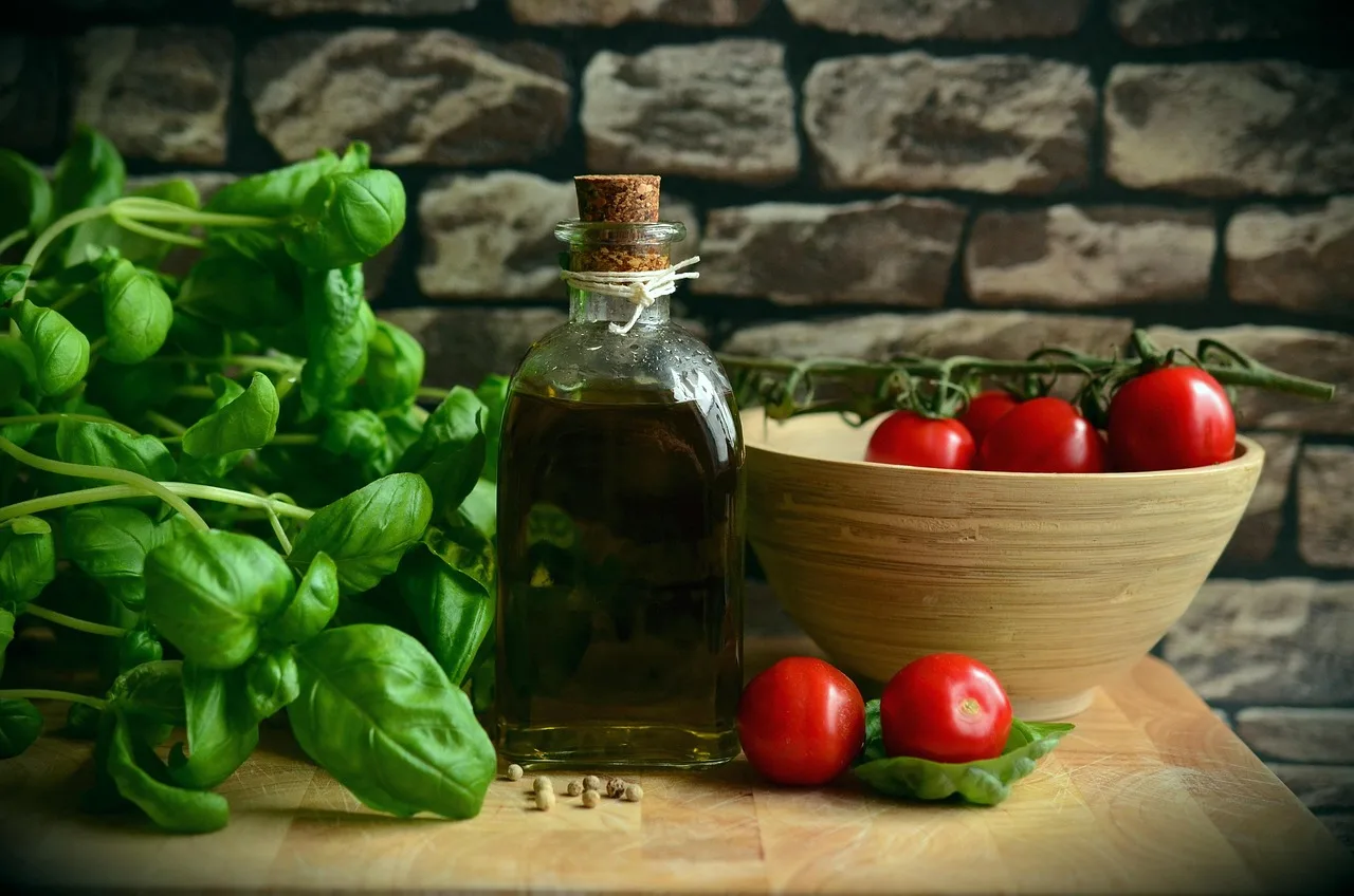 Which vegetables can you treat with neem oil?